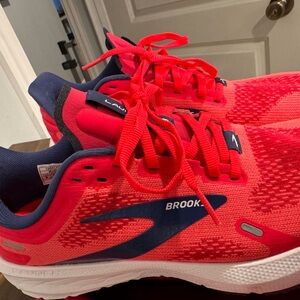 Brooks woman’s shoes size 8